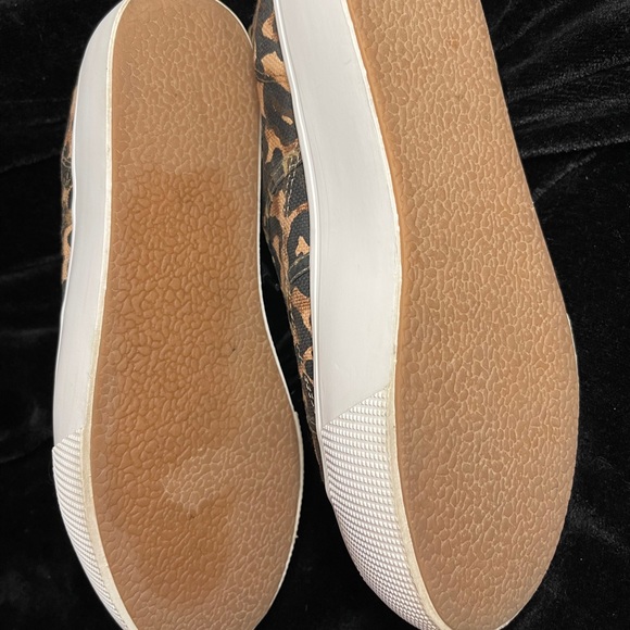 Steve Madden Leopard Print Platform Sneakers - Picture 4 of 4